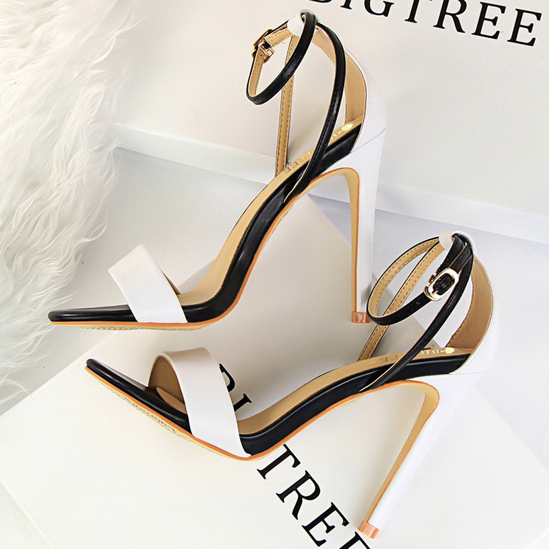 Women Fashion Ideas - Mulheres preto-branco conciso couro 11cm sandálias